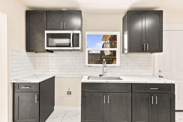 1825 Rosedale Street, Houston, TX 77004
