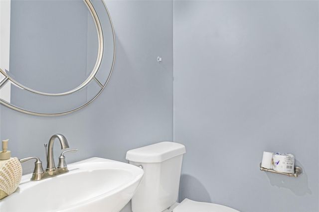 1405 El Camino Village Drive, Webster, TX 77058