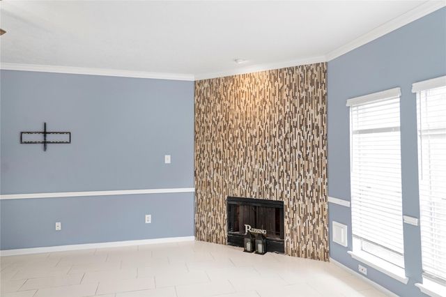 1405 El Camino Village Drive, Webster, TX 77058