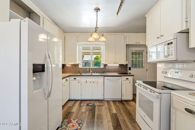 37 W PASADENA Avenue, Phoenix, AZ 85013