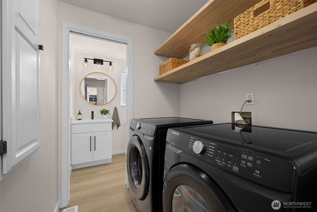 21111 29th Place W, Lynnwood, WA 98036