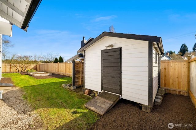 21111 29th Place W, Lynnwood, WA 98036