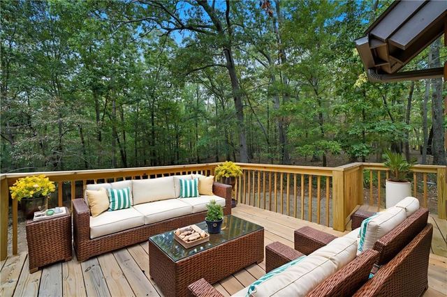 509 E Valley Road NE, Rydal, GA 30171