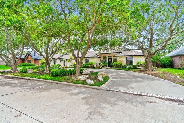 2805 Bretshire Dr, Corpus Christi, TX 78414