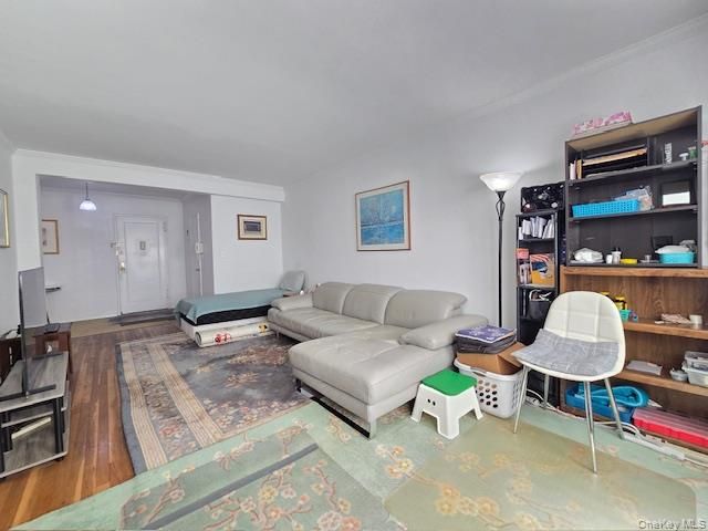 46 Grace Avenue 2J, Great Neck, NY 11021