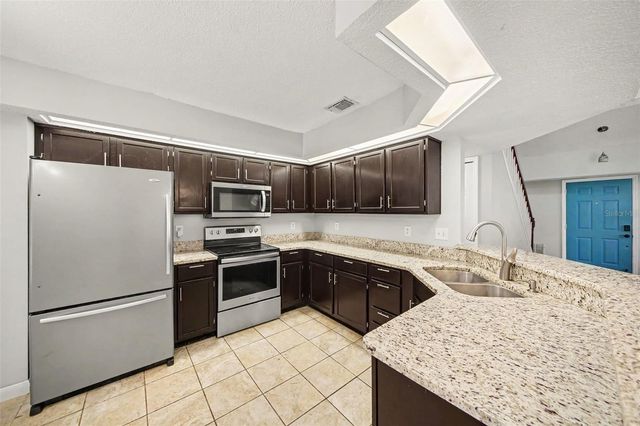 2758 WAYMEYER DR, Orlando, FL 32812