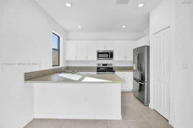 2519 SE 29th St, Homestead, FL 33035