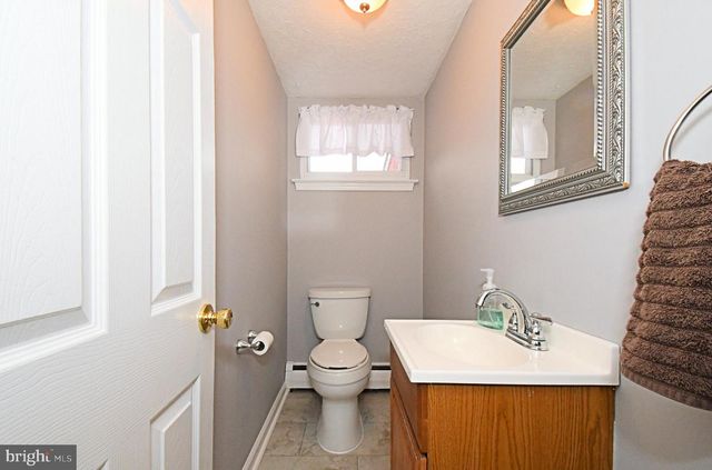 1493 BRADLEY LN, Warminster, PA 18974