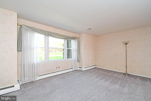 1493 BRADLEY LN, Warminster, PA 18974