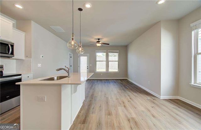 2208 Croghan Drive, Hampton, GA 30228