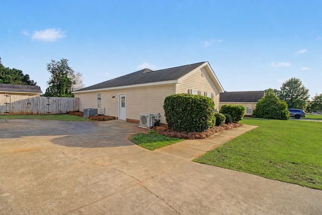 187 Sandstone Drive, Dothan, AL 36303
