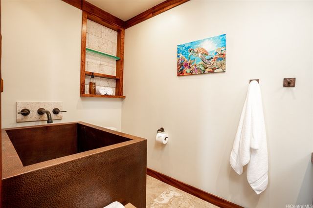 2937 Kalakaua Avenue 61, Honolulu, HI 96815