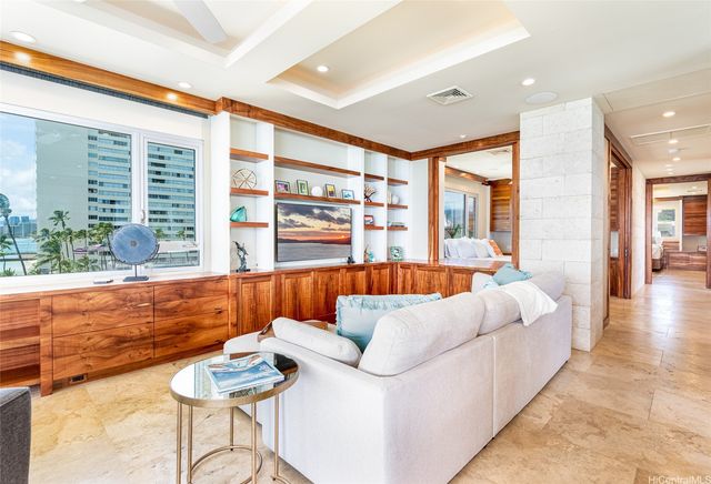 2937 Kalakaua Avenue 61, Honolulu, HI 96815