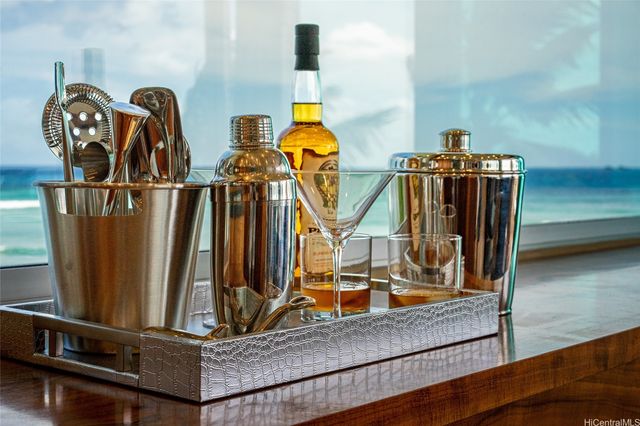 2937 Kalakaua Avenue 61, Honolulu, HI 96815