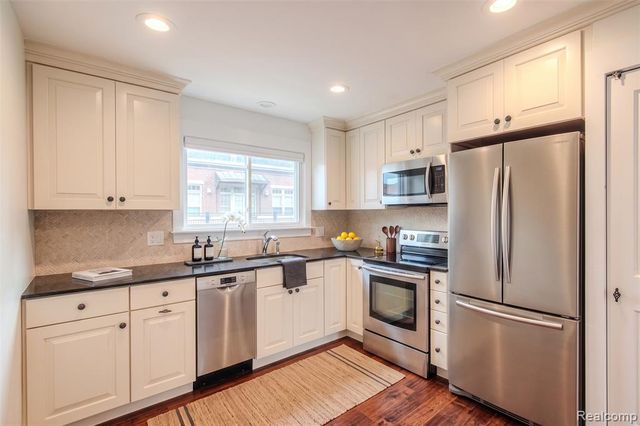 551 N Old Woodward Avenue, Birmingham, MI 48009