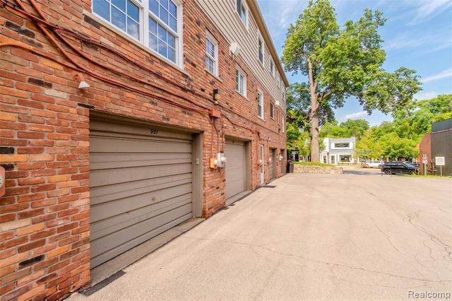 551 N Old Woodward Avenue, Birmingham, MI 48009