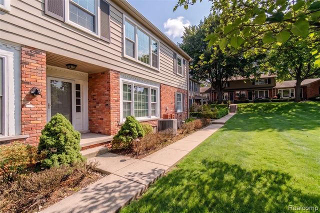551 N Old Woodward Avenue, Birmingham, MI 48009