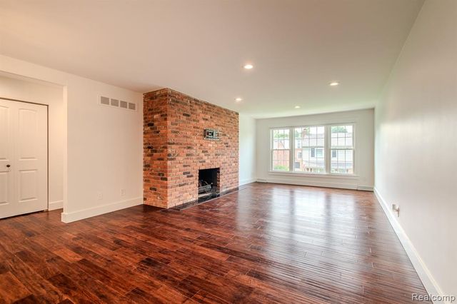 551 N Old Woodward Avenue, Birmingham, MI 48009