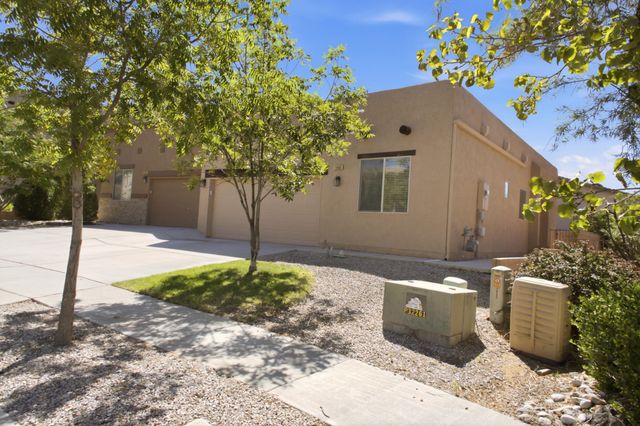1965 Cortina Loop SE, Rio Rancho, NM 87124