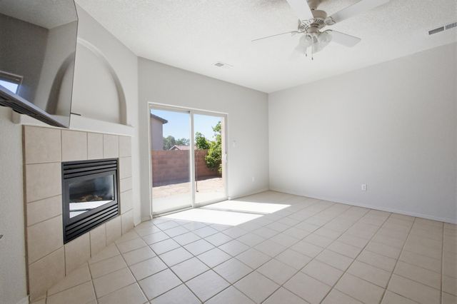 1965 Cortina Loop SE, Rio Rancho, NM 87124