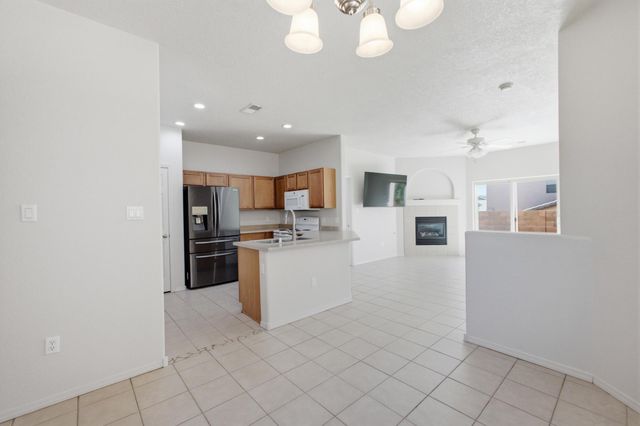 1965 Cortina Loop SE, Rio Rancho, NM 87124