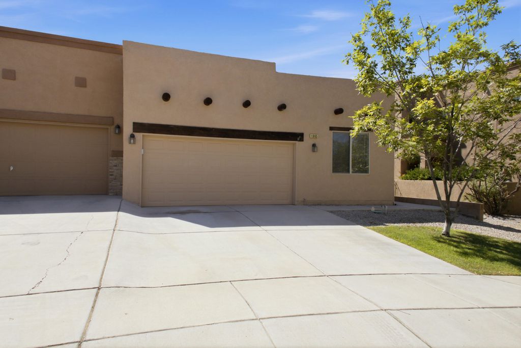 1965 Cortina Loop SE, Rio Rancho, NM 87124