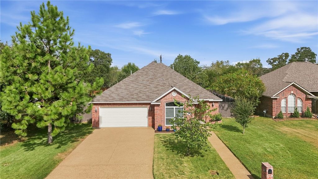 201 Sophia Lane, College Station, TX 77845 — photo 2