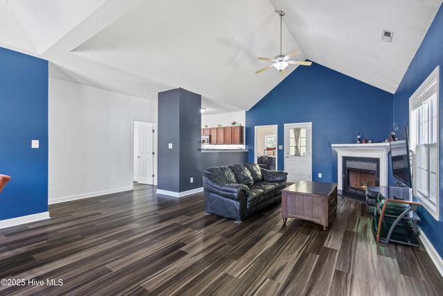 110 Whiteleaf Drive, Jacksonville, NC 28546