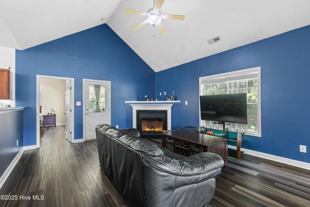 110 Whiteleaf Drive, Jacksonville, NC 28546