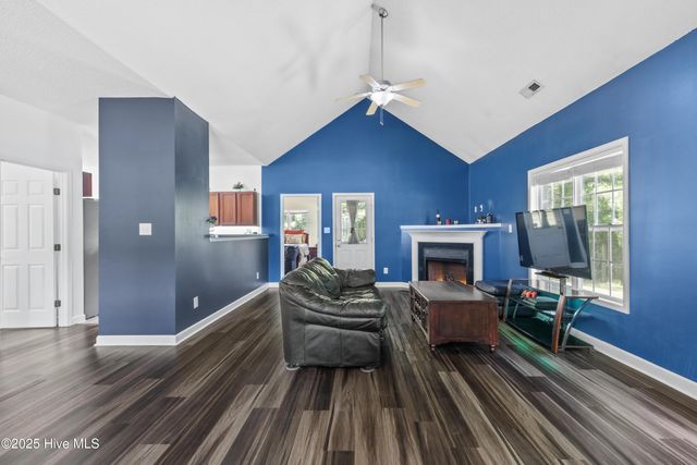110 Whiteleaf Drive, Jacksonville, NC 28546