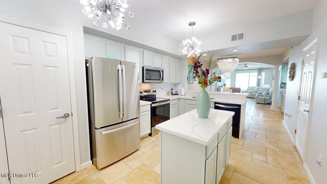 2228 Beach Drive, 705, Gulfport, MS 39507