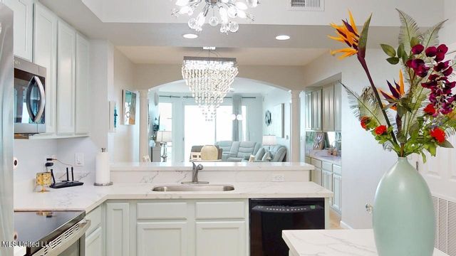 2228 Beach Drive, 705, Gulfport, MS 39507