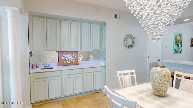 2228 Beach Drive, 705, Gulfport, MS 39507