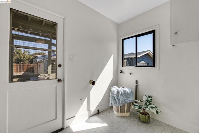 935 Key Route Blvd, Albany, CA 94706