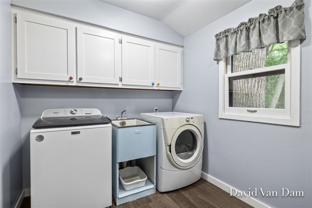 7920 Fitzsimmons Court, Alto, MI 49302