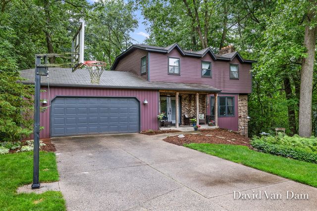 7920 Fitzsimmons Court, Alto, MI 49302