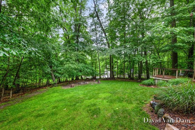 7920 Fitzsimmons Court, Alto, MI 49302