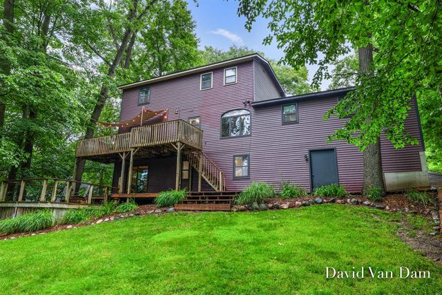 7920 Fitzsimmons Court, Alto, MI 49302