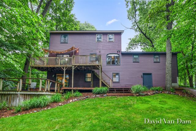 7920 Fitzsimmons Court, Alto, MI 49302