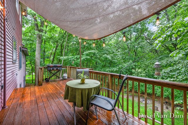 7920 Fitzsimmons Court, Alto, MI 49302
