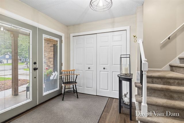 7920 Fitzsimmons Court, Alto, MI 49302