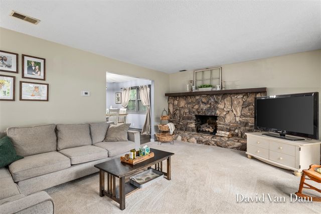 7920 Fitzsimmons Court, Alto, MI 49302