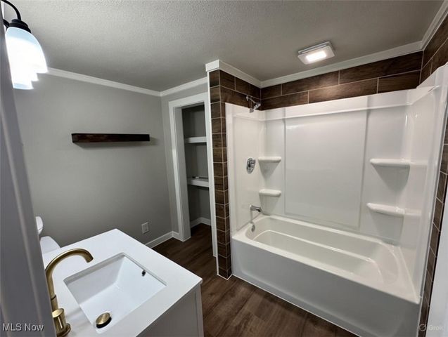 2328 26th Street NE, Canton, OH 44705