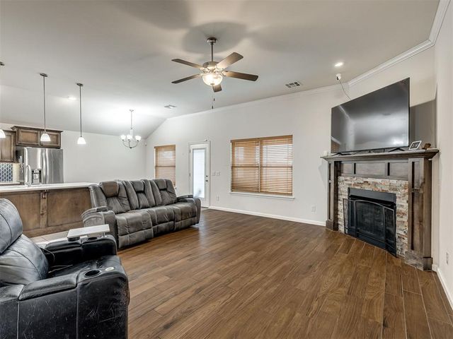1107 SE 17th Terrace, Newcastle, OK 73065