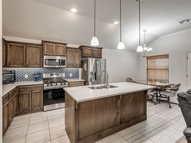 1107 SE 17th Terrace, Newcastle, OK 73065