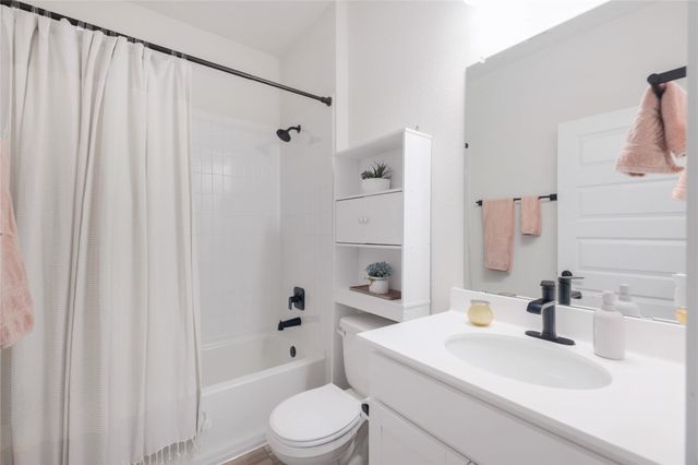 141 Janelle LN, Liberty Hill, TX 78642