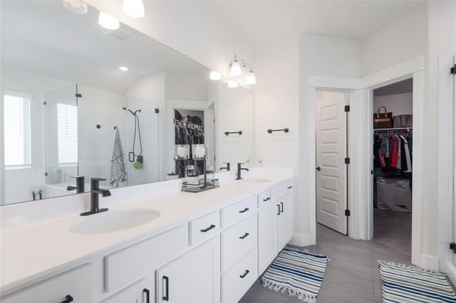 141 Janelle LN, Liberty Hill, TX 78642