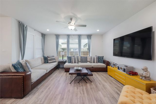 141 Janelle LN, Liberty Hill, TX 78642