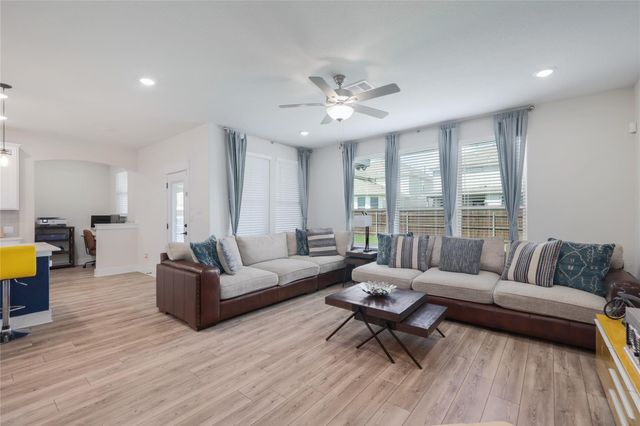 141 Janelle LN, Liberty Hill, TX 78642