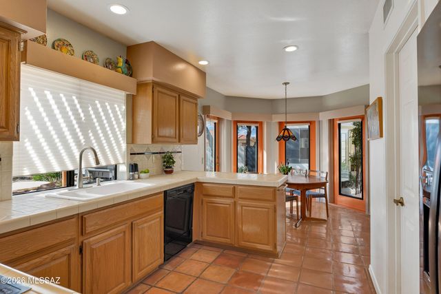 38025 S Eagle Drive, Tucson, AZ 85739